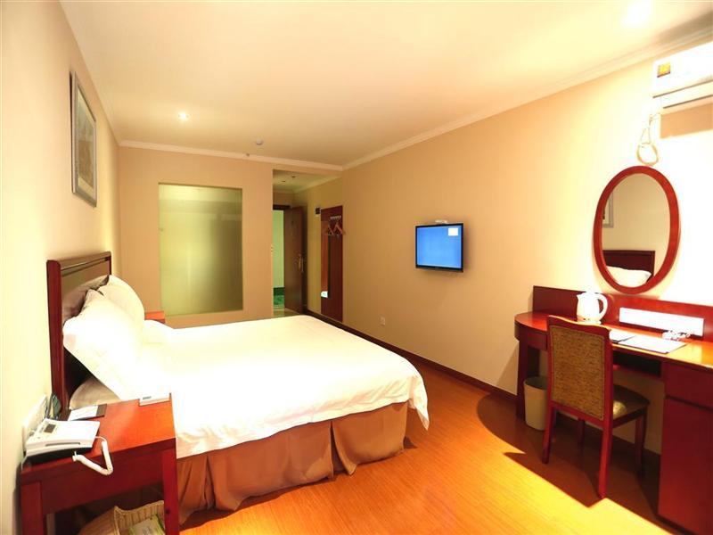 Greentree Inn Zhejiang Jiaxing Zhongan Business Hotel Екстер'єр фото
